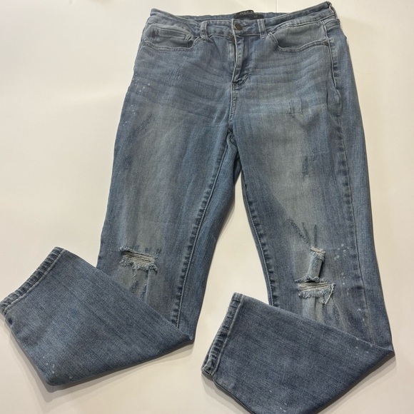 Judy Blue Denim - Judy Blue Relaxed Fit Distressed Jeans Size 31 Medium Wash